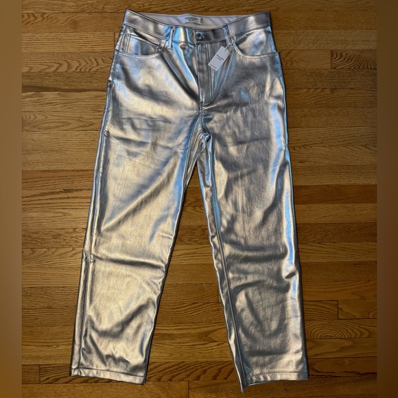 NWT Abercrombie Vegan Leather 90s high rise Relaxed Pant in silver size 14 - Picture 3 of 8